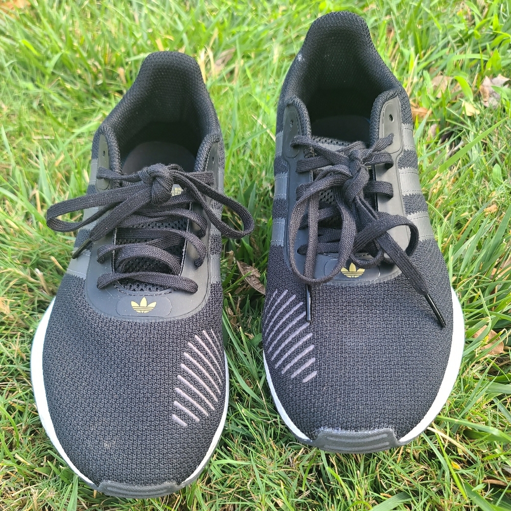 Adidas Lightweight Tennishoes